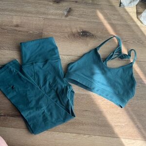 Glyder Teal Sports Bra and Leggings Set size small